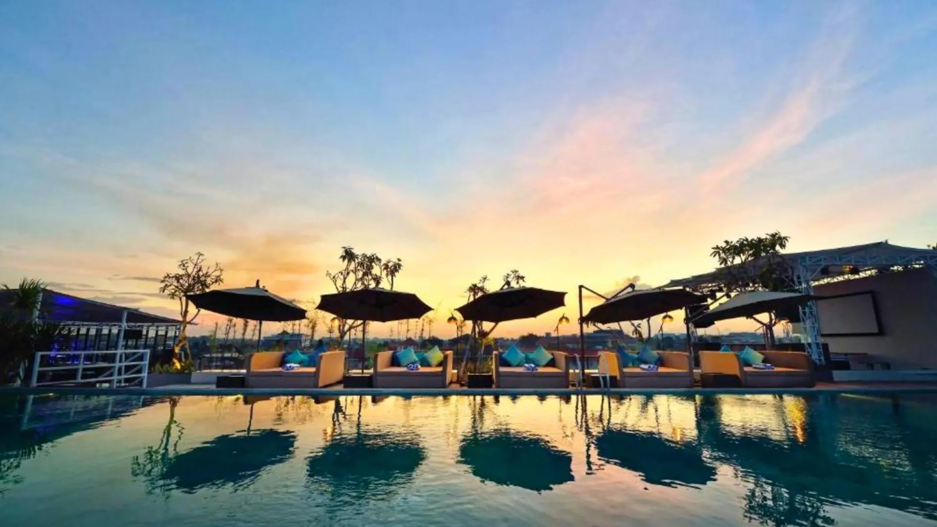 Viorel 1 Bedroom Whirlpool Suite Room Zn75 Seminyak Lejlighed